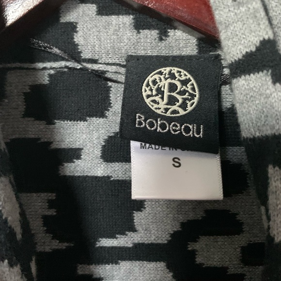 Bobeau asymmetrical one button cardigan . - Picture 2 of 5